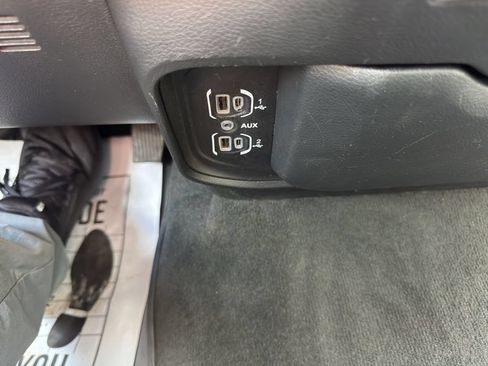 Used 2022 RAM 1500 Laramie AWD/4WD image 37