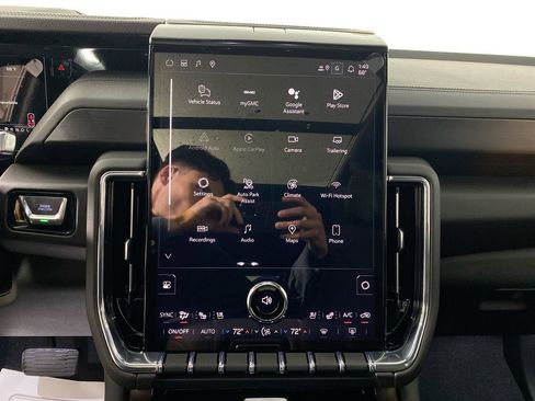 New 2026 GMC Yukon Denali w/ Denali Reserve Package AWD/4WD image 16