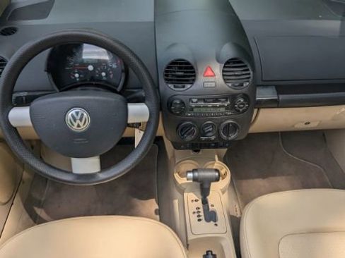 Used 2004 Volkswagen Beetle GLS FWD image 21