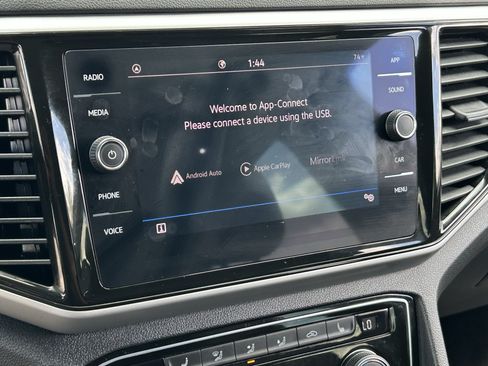 Used 2023 Volkswagen Atlas Cross Sport SE w/ Panoramic Sunroof Package FWD image 21