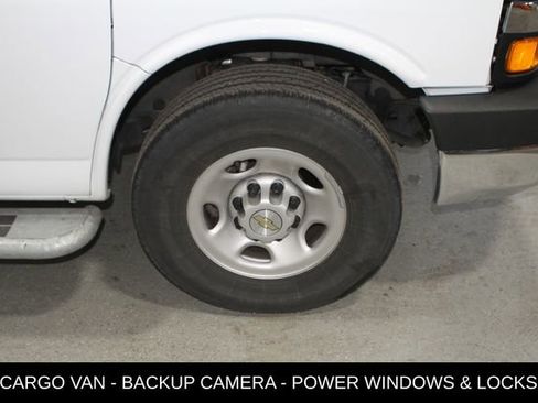 Used 2024 Chevrolet Express 2500 w/ Driver Convenience Package RWD image 6