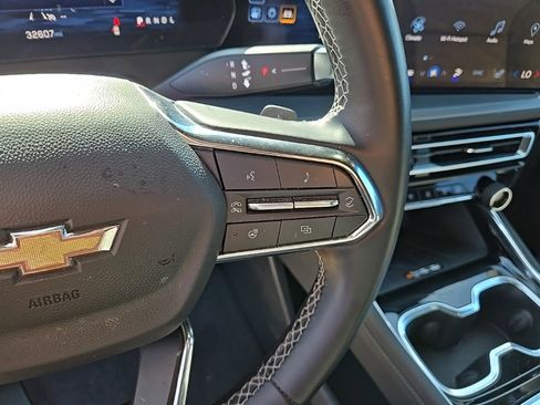 Used 2024 Chevrolet Traverse LT image 23