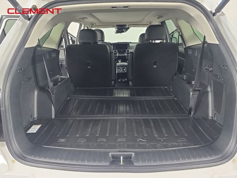 Used 2022 Kia Sorento SX image 9