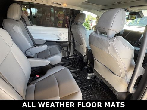 Used 2026 Toyota Sienna XLE AWD/4WD image 31