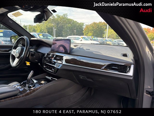 Used 2021 BMW M550i xDrive w/ Executive Package AWD/4WD image 17
