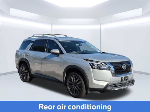 Used 2022 Nissan Pathfinder SL w/ SL Premium Package FWD image 7