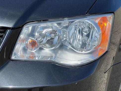 Used 2020 Dodge Grand Caravan SXT image 34