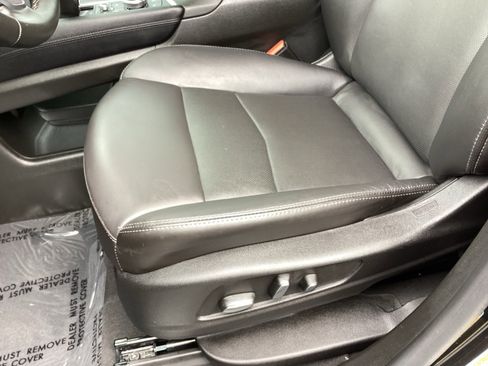 Used 2025 Cadillac XT5 Premium Luxury image 13