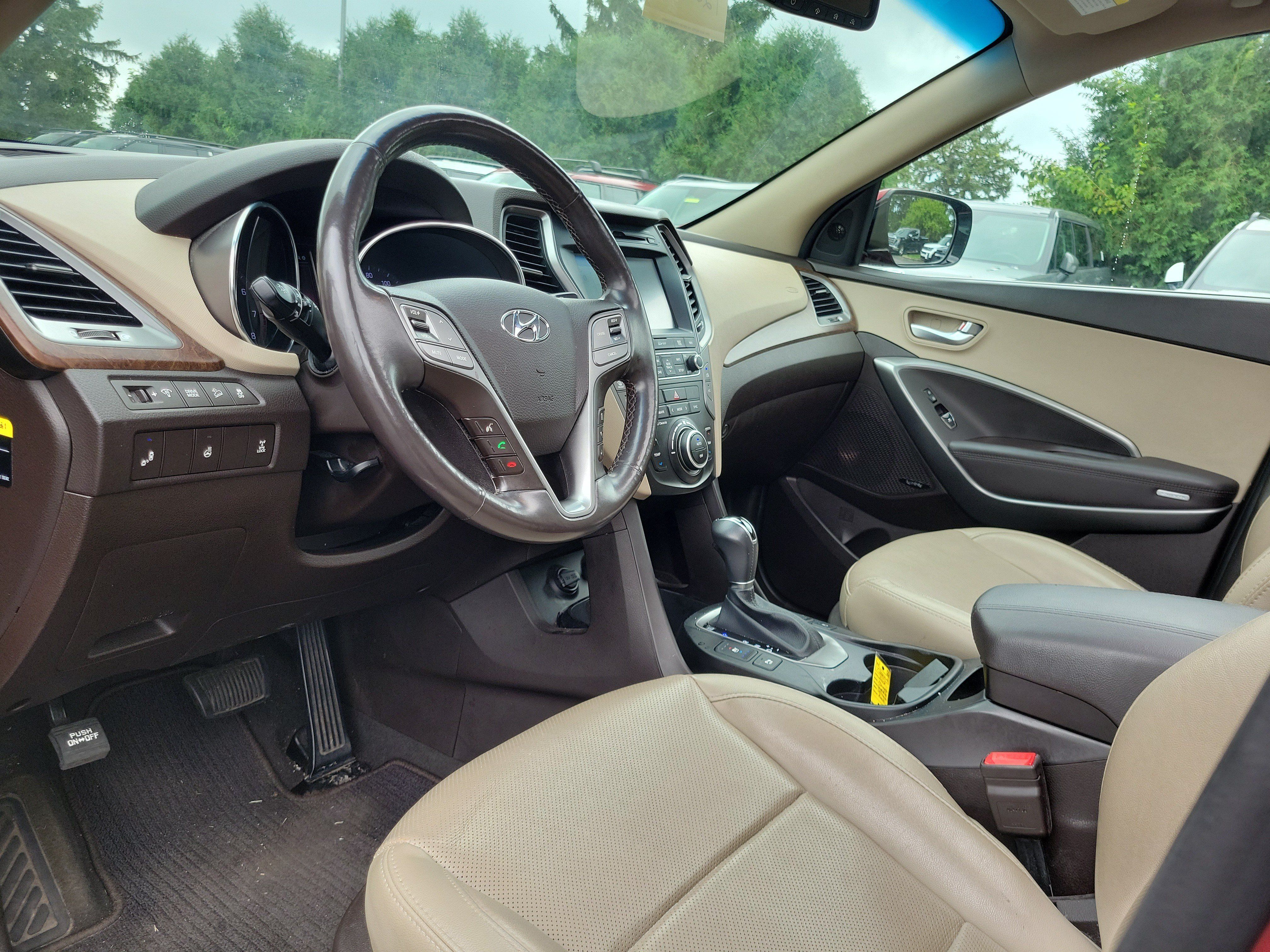Used 2018 Hyundai Santa Fe Sport w/ 2.4L Tech Package 04 AWD/4WD image 19