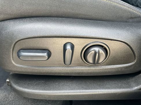 Used 2023 Chevrolet Equinox LT FWD image 14