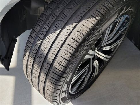 Certified 2025 Volvo XC90 B6 Ultra image 26