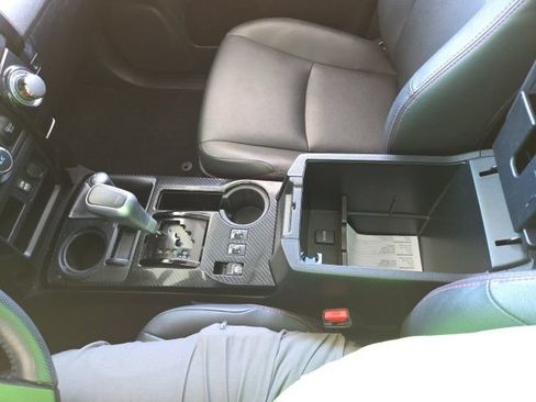 Used 2019 Toyota 4Runner TRD Off-Road AWD/4WD image 61