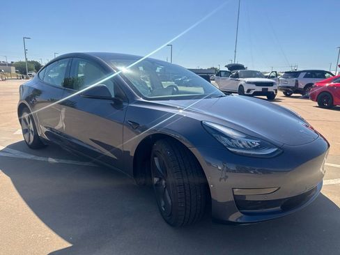 Used 2022 Tesla Model 3 Long Range AWD/4WD image 3