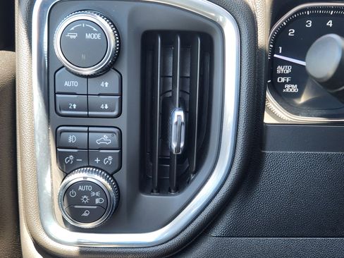 Used 2021 GMC Sierra 1500 SLT AWD/4WD image 18