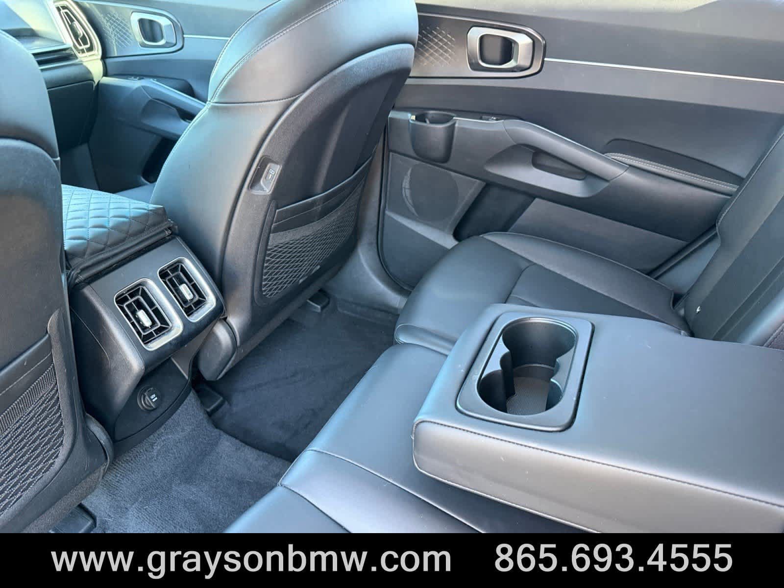 Used 2024 Kia Sorento S w/ Panoramic Sunroof Package FWD image 17