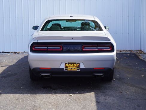 Used 2022 Dodge Challenger SXT image 5