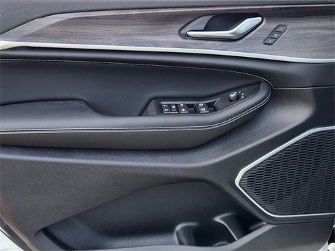 New 2026 Jeep Grand Cherokee L Limited image 17