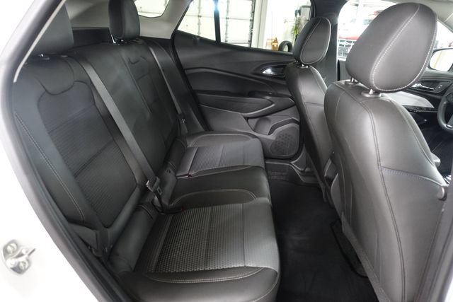 Used 2025 Chevrolet Trax LT FWD image 23