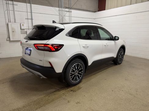 New 2026 Ford Escape SE FWD image 7