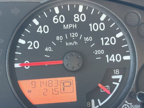 Used 2013 Nissan Frontier SV AWD/4WD image 18