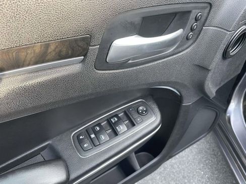 Used 2018 Chrysler 300 Limited w/ Safetytec Plus Group AWD/4WD image 20