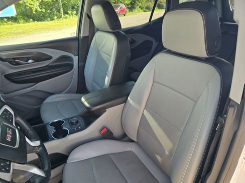 Used 2024 GMC Terrain SLT FWD image 12