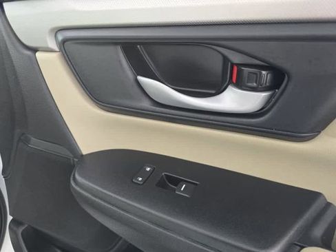 Used 2020 Honda CR-V LX image 7