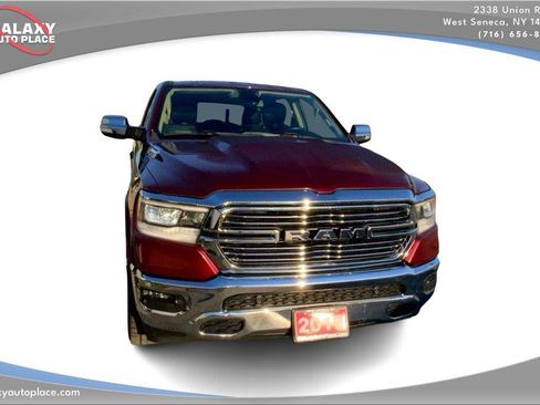 Used 2019 RAM 1500 Laramie AWD/4WD image 3