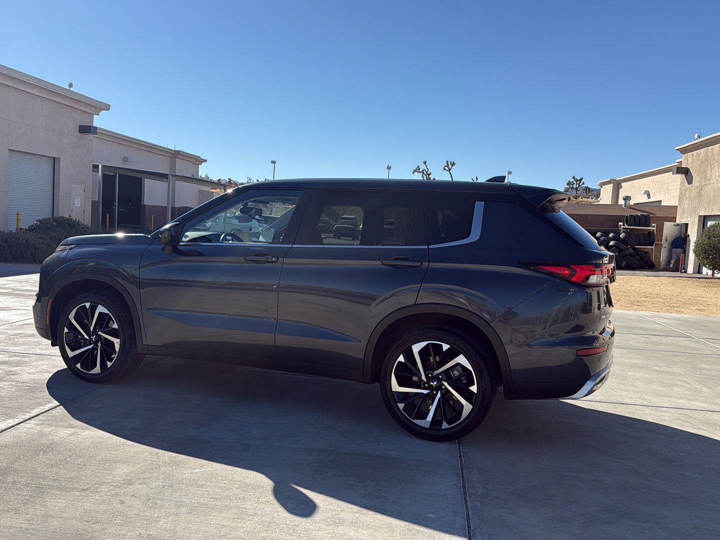 Used 2024 Mitsubishi Outlander FWD image 7