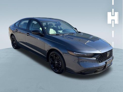 Used 2025 Honda Accord SE image 1