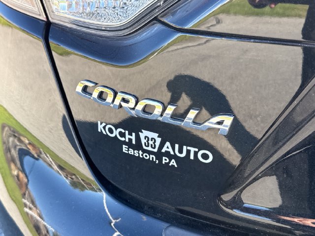 Used 2023 Toyota Corolla LE w/ Carpet Mat Package (TMS) FWD image 18