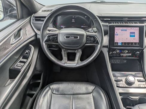 Used 2022 Jeep Grand Cherokee Overland AWD/4WD image 17