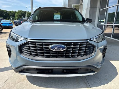 Certified 2023 Ford Escape Active AWD/4WD image 11
