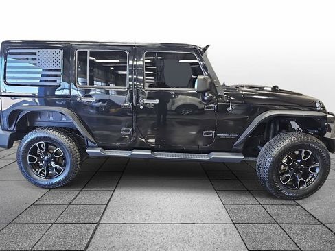 Used 2018 Jeep Wrangler Unlimited Sahara AWD/4WD image 4