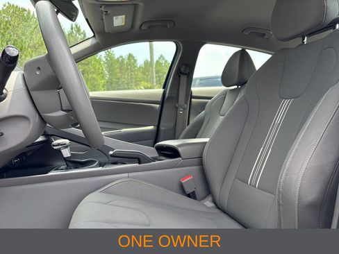 Used 2024 Hyundai Elantra SEL FWD image 4