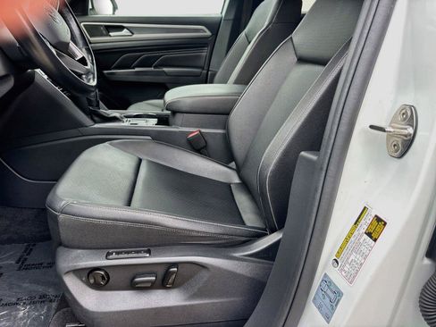 Used 2020 Volkswagen Atlas Cross Sport SEL FWD image 19