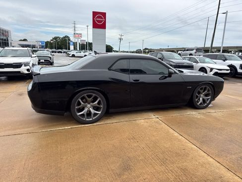 Used 2015 Dodge Challenger R/T w/ Quick Order Package 28B R/T RWD image 12