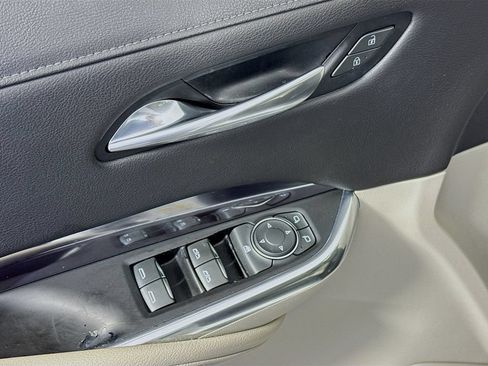 Used 2019 Cadillac XT4 Luxury w/ Cold Weather Package FWD image 18