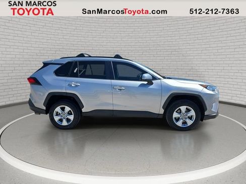 Used 2021 Toyota RAV4 XLE AWD/4WD image 5