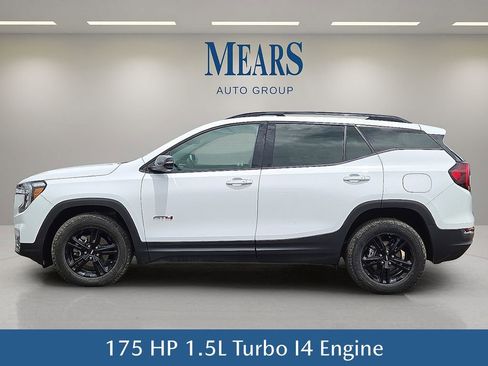 Used 2023 GMC Terrain AT4 image 3