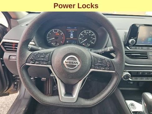 Used 2022 Nissan Altima 2.5 S FWD image 11