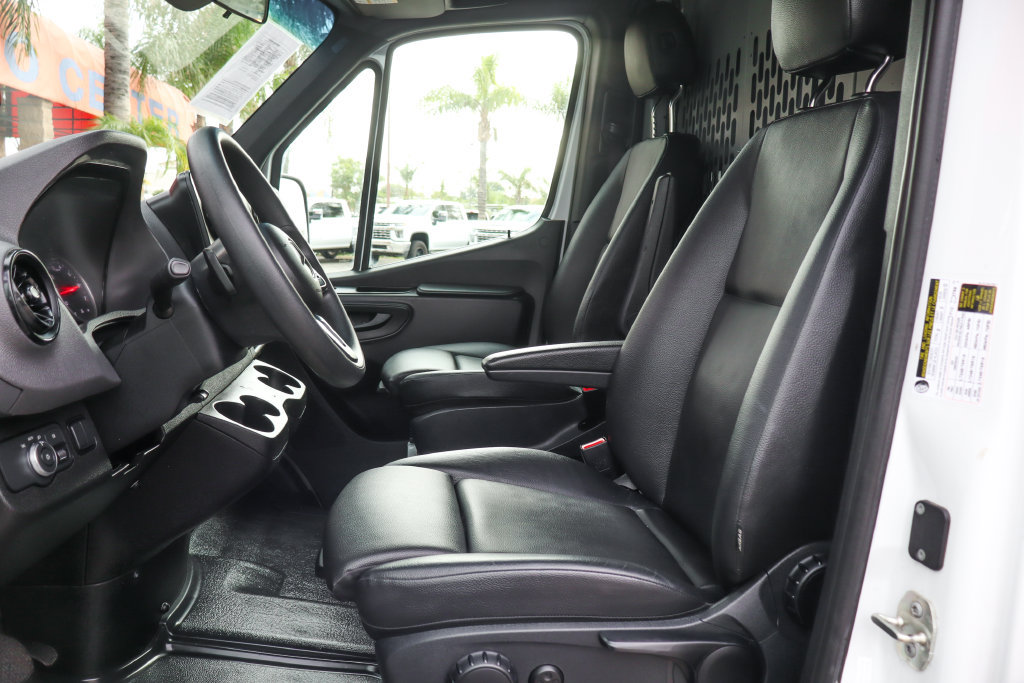Used 2023 Mercedes-Benz Sprinter 2500 image 21