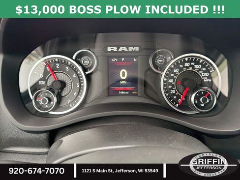 Used 2024 RAM 2500 Tradesman w/ Chrome Appearance Group image 23