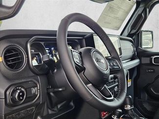 New 2026 Jeep Gladiator Mojave video 3