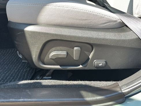 Used 2017 Subaru Forester 2.5i Premium w/ All-Weather Package AWD/4WD image 26