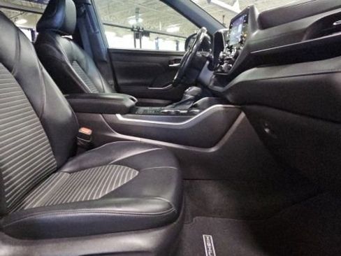 Used 2022 Toyota Highlander XSE image 41