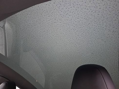 Used 2023 Tesla Model Y Long Range image 18