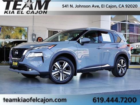 Used 2021 Nissan Rogue SL image 2