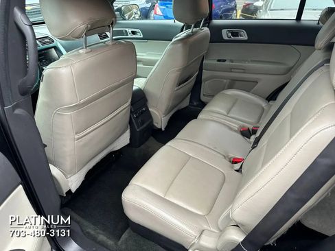 Used 2014 Ford Explorer XLT w/ Equipment Group 202A AWD/4WD image 16