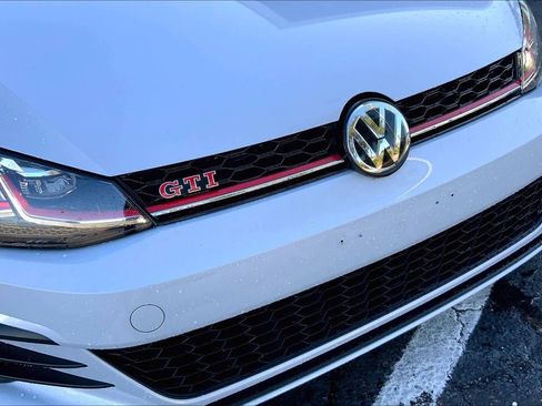 Used 2019 Volkswagen GTI SE w/ SE Experience Package image 29